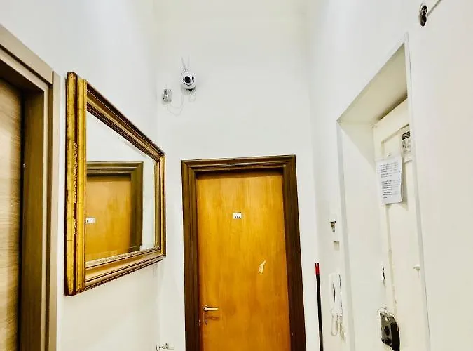 Magenta House 2*